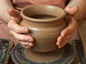 Estamos todos juntos nesta panela de barro